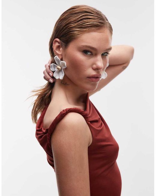 Top Monospalla Ruggine Con Spallina Attorcigliata di TOPSHOP in Red