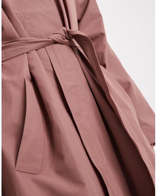 Object Red – cleaner trenchcoat