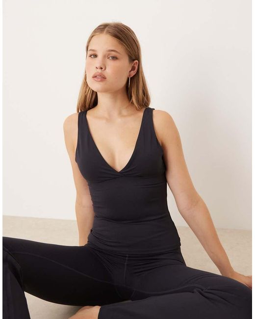 Tala Black Dayflex Built-in Support V Neck Full Length Vest