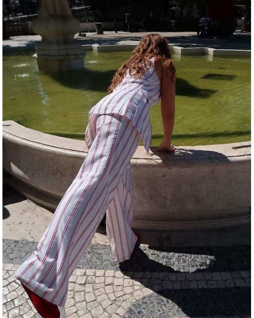Pantalones Color Crema A Rayas Rojas De Pernera Recta De Sarga De X Rebecca Olivia (Parte De Un Conjunto)-Rojo Labelrail de color Green