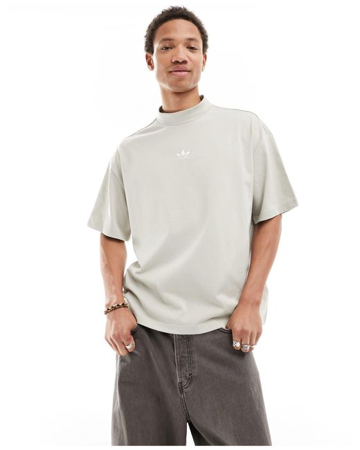 T-shirt accollata unisex stile basket color stucco di Adidas Originals in Gray