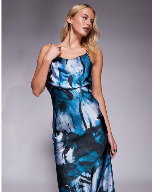 Asos design tall - robe longue en satin imprimé abstrait avec col bénitier et bretelles fines nouées dans le dos - bleu foncé ASOS en coloris Blue