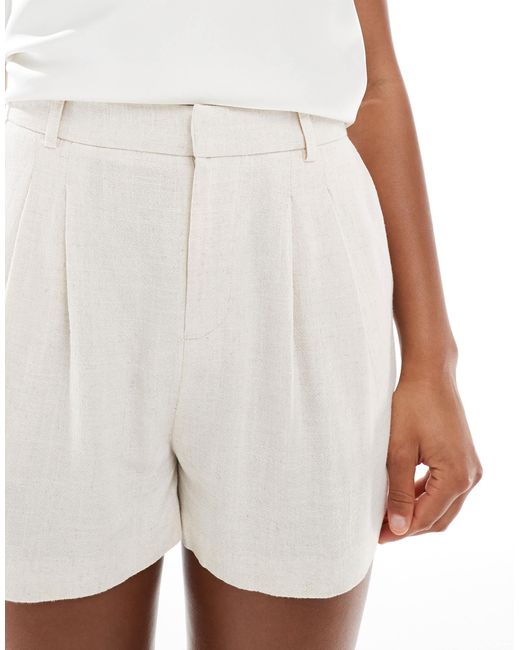 Short d'ensemble en tissu aspect lin - écru Stradivarius en coloris White