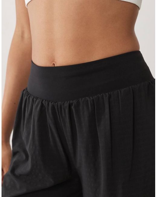 Sweaty Betty Natural Power 6" Texture Perforated Mesh Shorts