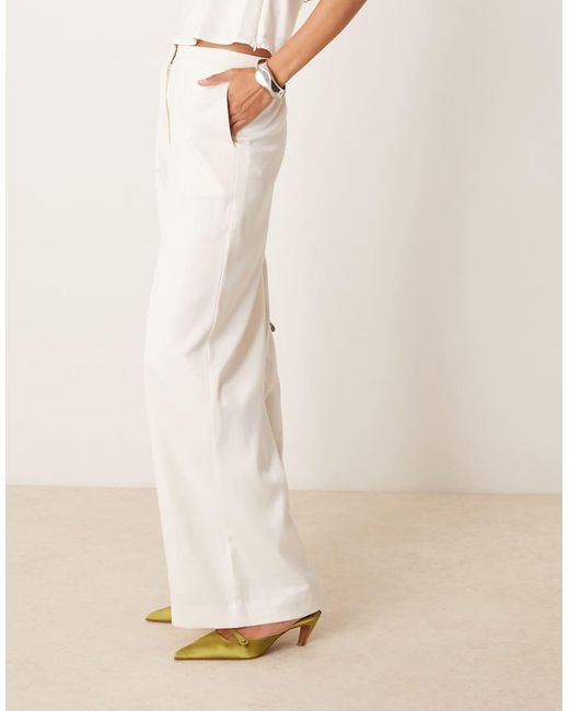 Pantalones Blanco De Pernera Ancha De Satén De (Parte De Un Conjunto) Y.A.S de color Natural