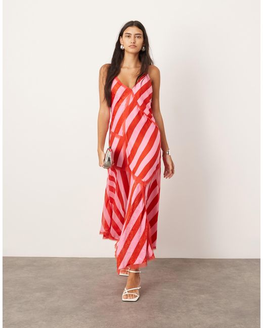 ARRANGE Red – midi-trägerkleid aus kontrastierendem stoff mit zipfelsaum und blockfarben-streifen