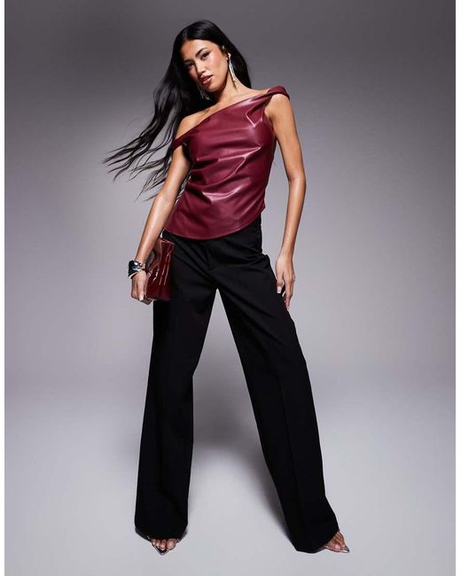 Missy Empire di Missy Empire in Red