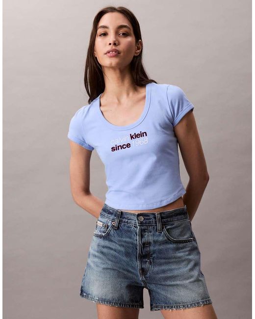 Camiseta Azul Con Estampado De Texto "1968" De Calvin Klein de color Blue