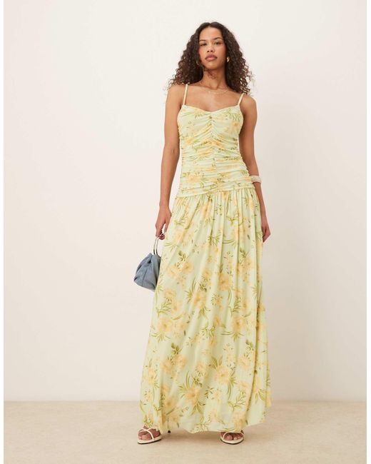 Vila Yellow – gerafftes mesh-maxikleid