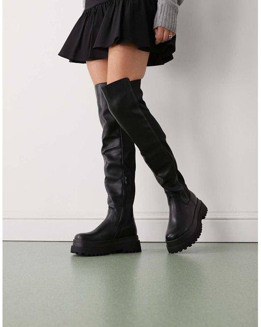 Pluto di Buffalo in Black