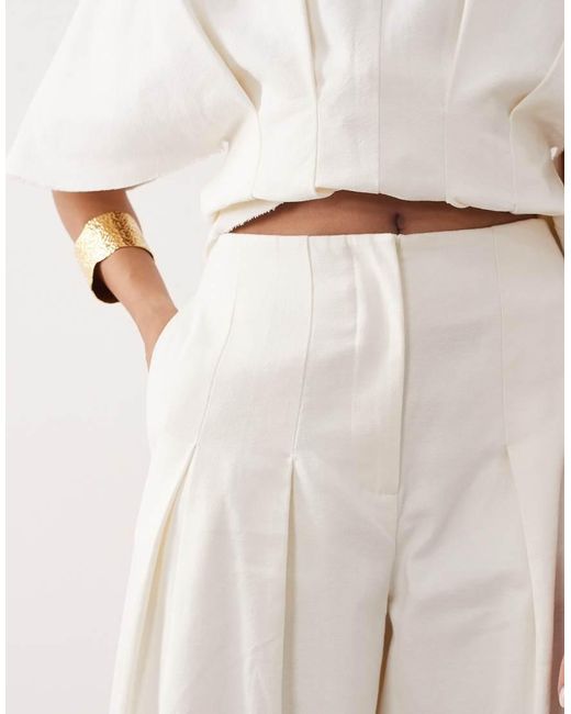 ARRANGE Natural Pleated Pants