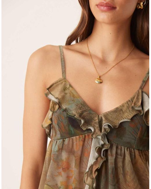 Top Marrón De Estilo Babydoll De Tirantes Con Volante De Tejido Texturizado De ASOS de color Multicolor