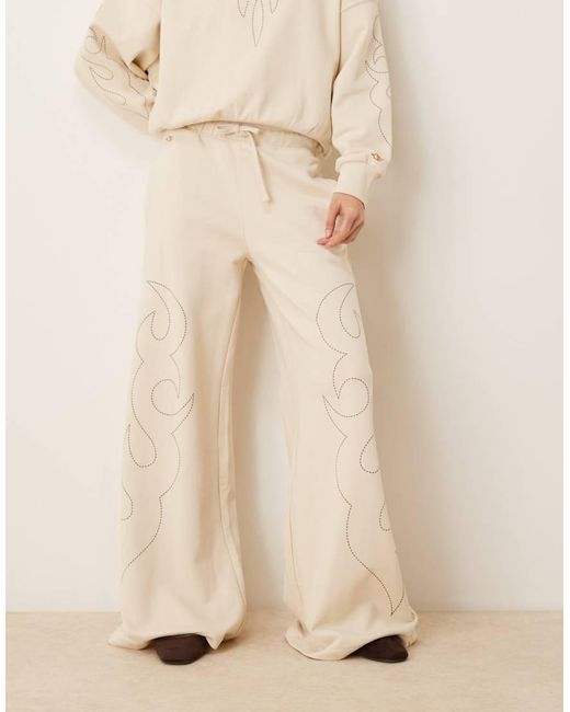 Wrangler Natural X Lainey Wilson Cowboy Co-ord Soft Trousers