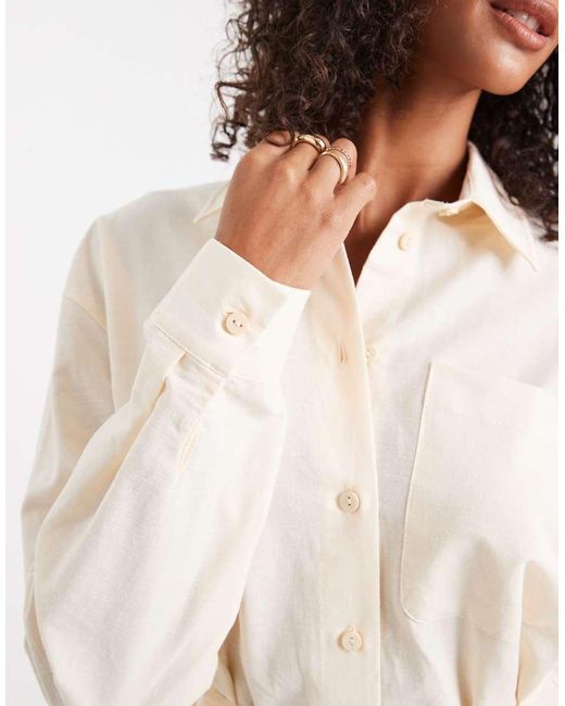 Camisa Amarillo Pastel Extragrande Con Cintura Entallada De Miss Selfridge de color White