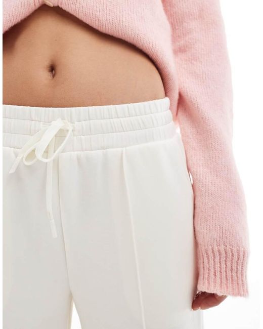 Bershka Zachte Joggingbroek Met Wijde Pijpen in het White