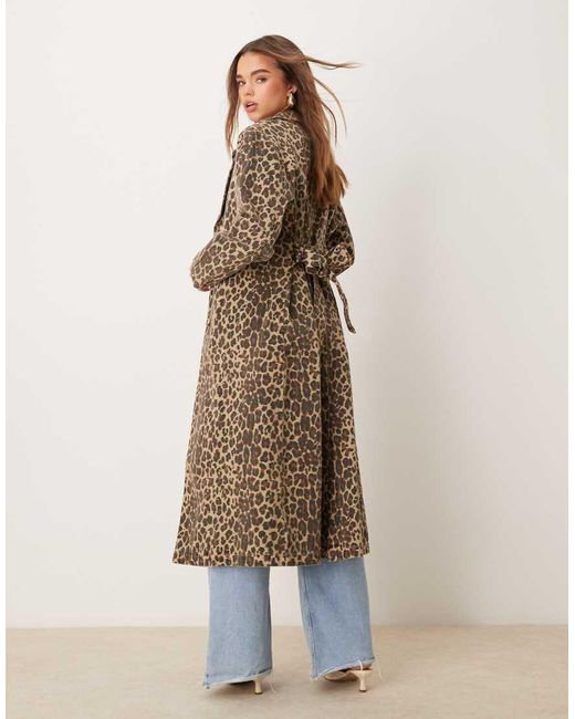 Chaqueta Vaquera De Corte Alargado Con Estampado De Leopardo De Never Fully Dressed de color Multicolor