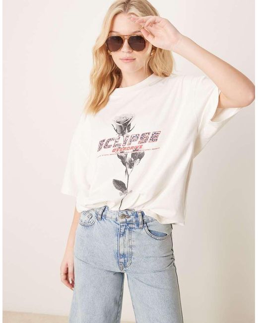 Camiseta Extragrande Con Estampado Gráfico De Rosa De -Blanco ASOS de color White