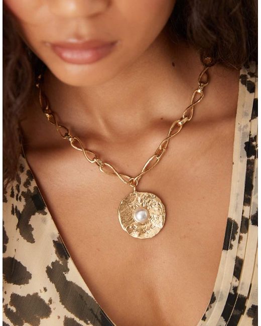 Collana Con Ciondolo A Perla di Mango in Brown