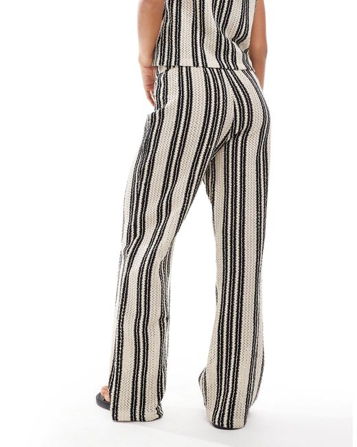 Pantalon d'ensemble large en maille ajourée à rayures - noir et Object en coloris White