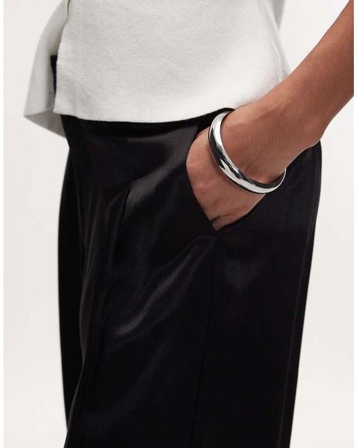 Pantaloni Sartoriali A Fondo Ampio Neri di ASOS in White