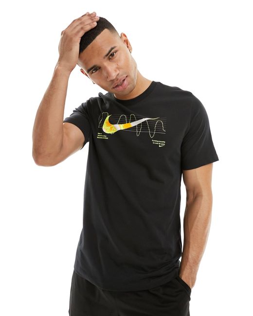 Dri-fit iykyk - t-shirt nera con logo di Nike in Black da Uomo