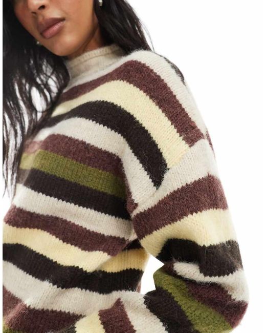 Maglione A Collo Alto A Righe Con Fondo Arrotolato di Daisy Street in Gray