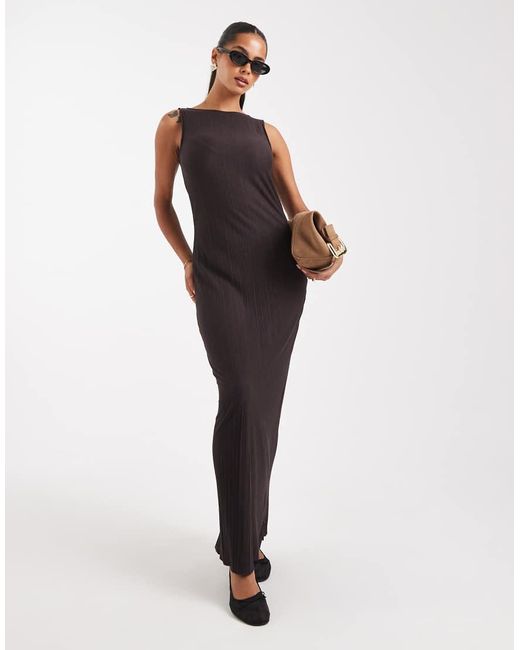 Vestito Lungo Plissé Color Cioccolato Con Scollo A Barchetta di Vero Moda in Brown