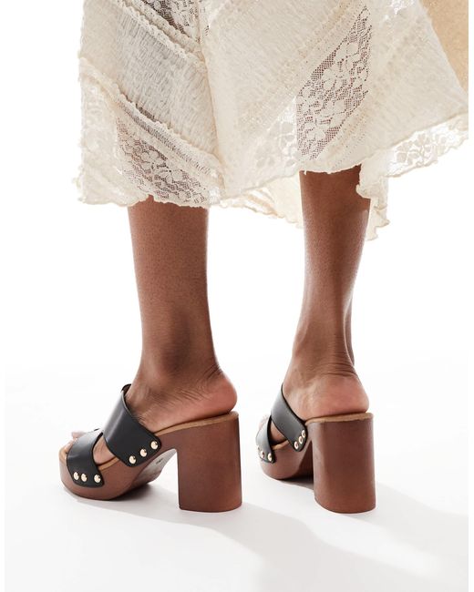 SEQWL White Mule Sandals