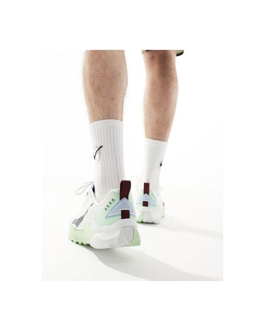 Nike White Wildhorse 8 Sneakers for men