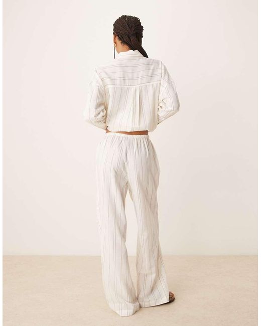 ASOS Belle in het Natural