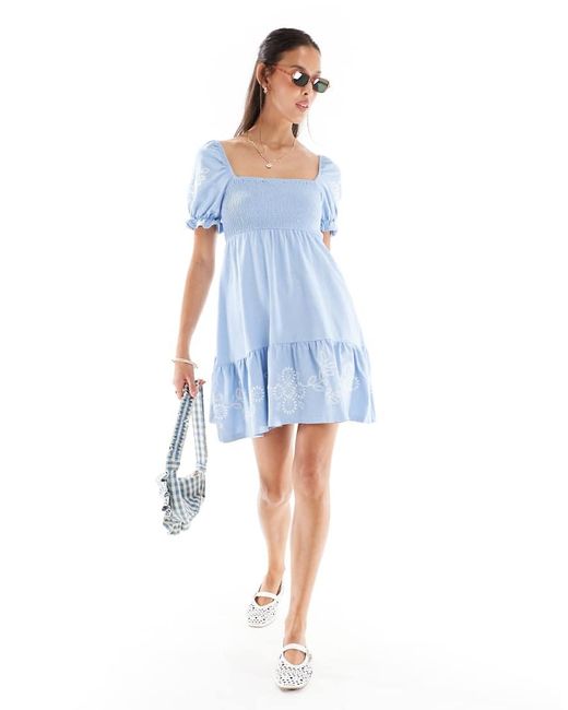 Vestido Corto Azul Con Mangas Abullonadas Y Bordados Blancos De Miss Selfridge de color Blue