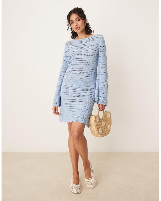 Vestido Corto Con Mangas Acampanadas De Punto De ASOS de color Blue
