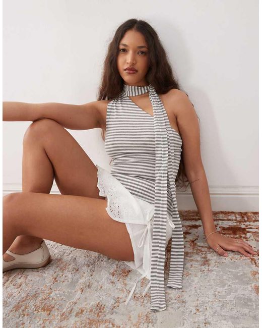 Iza di Weekday in Brown