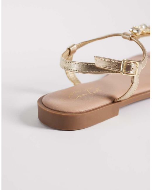 New Look Metallic Thong Shellfish Detail Flat Sandal