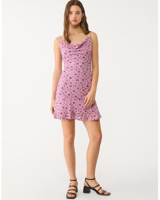 Stradivarius Korte Jurk Van Kant Met Bandjes in het Pink
