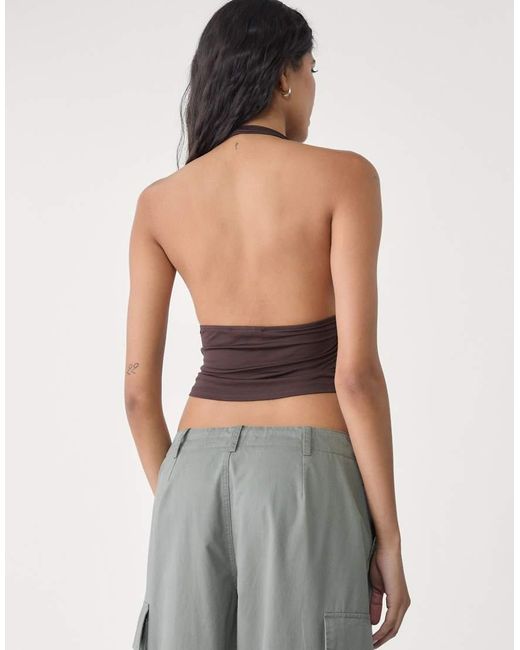 Top Raccolto Allacciato Al Collo di Stradivarius in Black