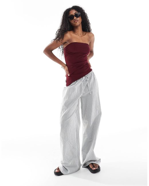 Bershka Red – trägerloses, asymmetrisches oberteil