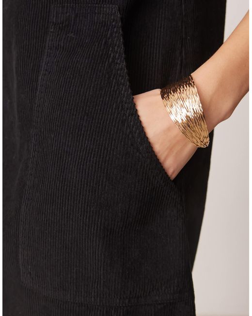 ASOS Black – latz-minikleid aus cord