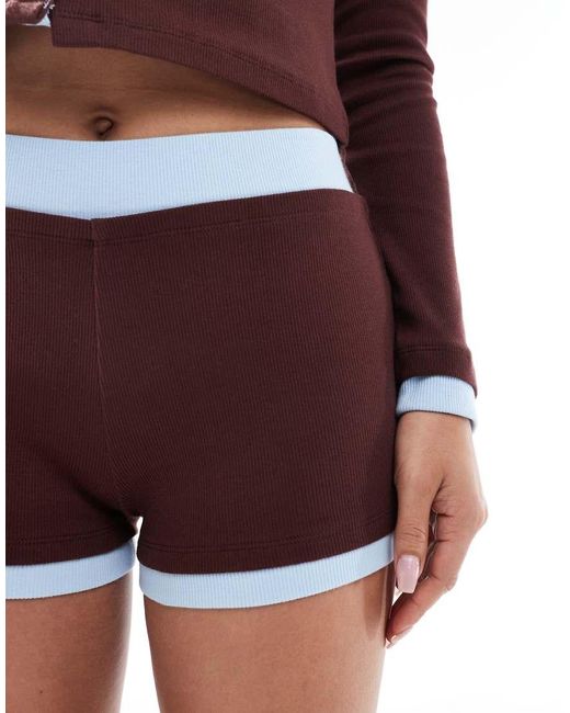 Pantalones Muy Cortos Marrones Con Diseño De Doble Capa En Contraste De (Parte De Un Conjunto) ASOS de color Brown