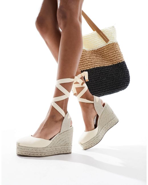 ASOS Natural – tyra – naturfarbene keilabsatzschuhe aus leinen mit geschlossener zehenpartie
