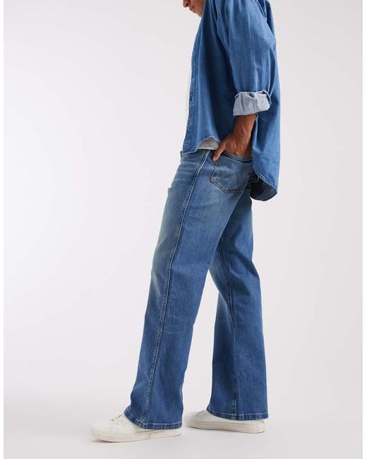Wrangler Blue Loose Boot Fit Jeans for men