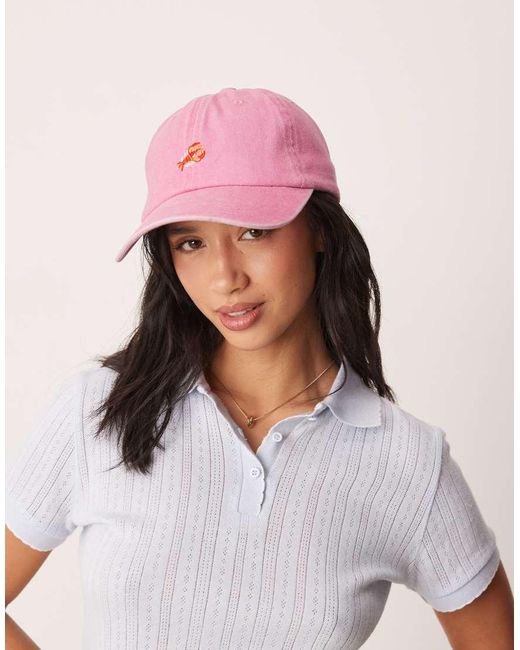Cappellino Slavato Con Aragosta Ricamata di ASOS in Pink