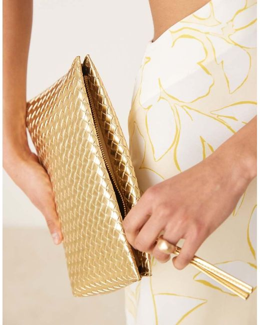 Pochette Intrecciata Con Zip di ASOS in Natural