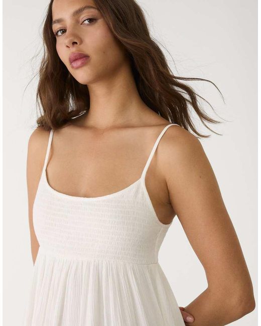 Vestito Corto Écru Con Spalline Sottili di Stradivarius in Natural