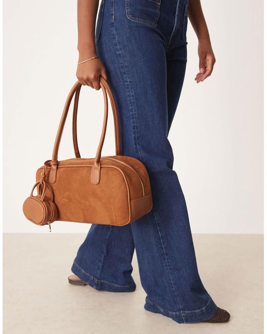 Grand sac bowling imitation daim avec mini sac bowling - fauve ASOS en coloris Blue