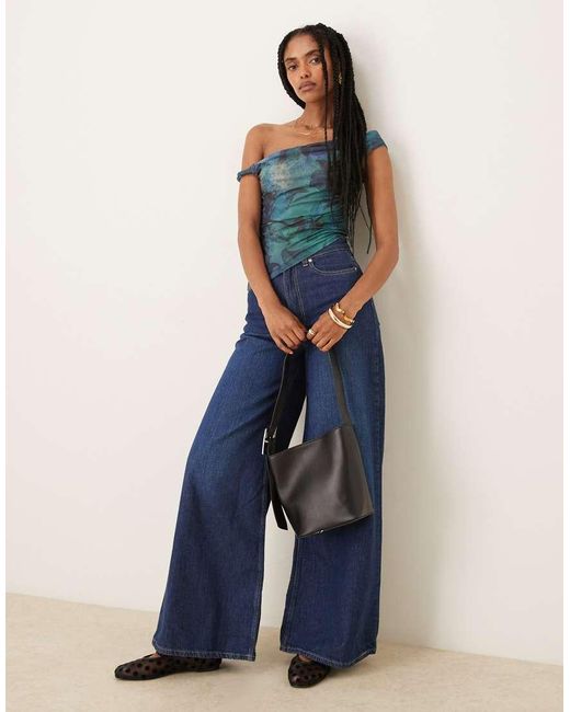 Top Ceñido Con Azul Y Hombro Descubierto Retorcido De (Parte De Un Conjunto) ASOS de color Blue