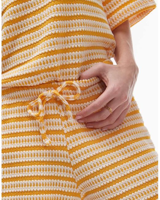 Pantalones Cortos A Rayas Naranjas De Tejido Texturizado De (Parte De Un Conjunto) TOPSHOP de color White