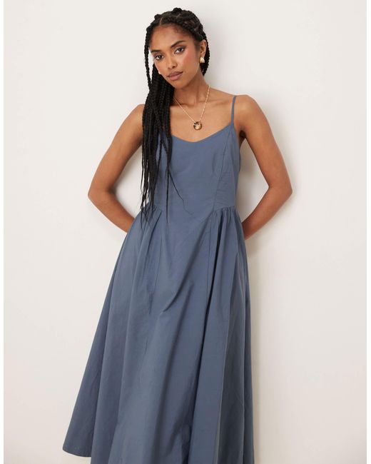 Robe mi-longue à col v et taille basse en coton majoritaire Threadbare en coloris Blue