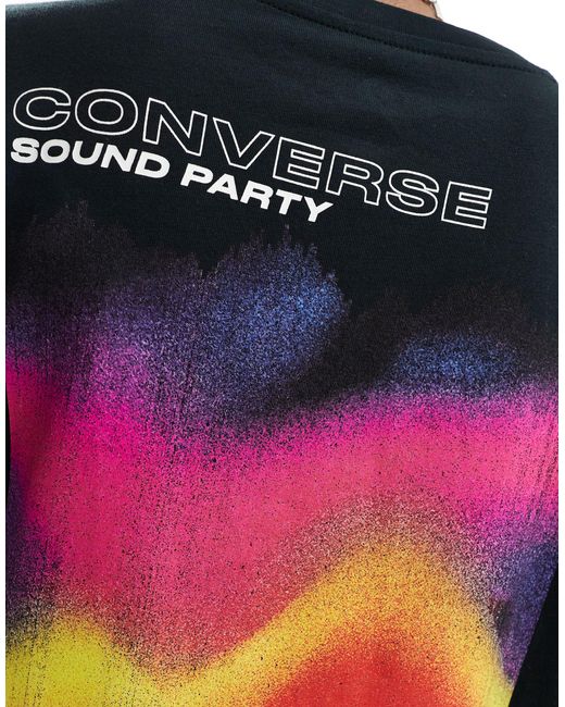 Colourful sound waves - t-shirt nera di Converse in Red