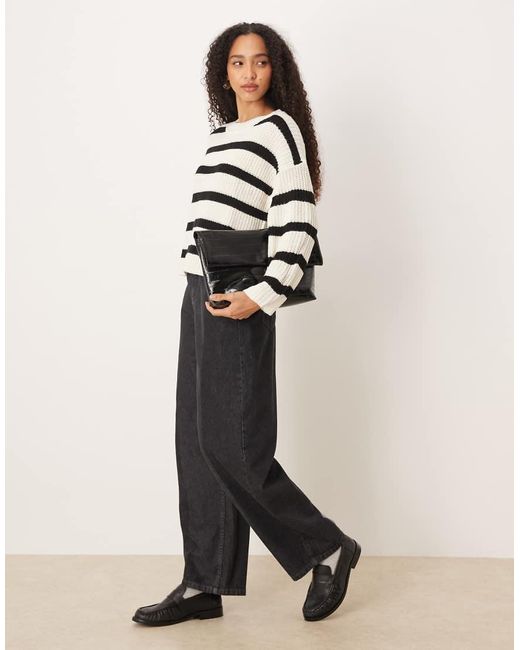 Jdy White Knitted Crew Neck Stripe Jumper